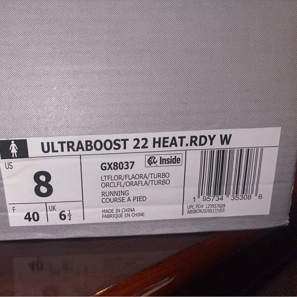 Adidas Ultraboost 22–size 8 women’s - Picture 3 of 3